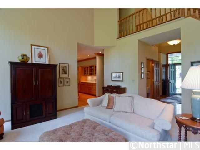5724 W 96th St, Bloomington, MN 55437