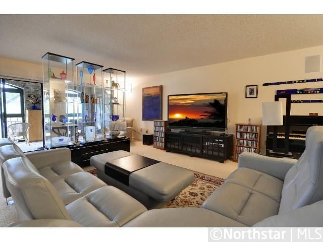 2221 Youngman Ave #102, Saint Paul, MN 55116