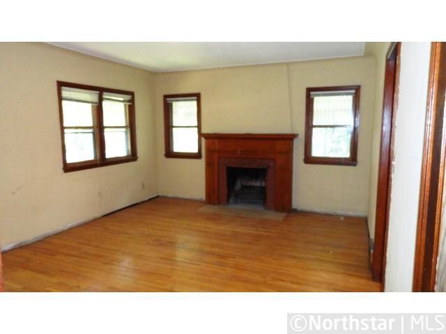 95 Geranium Ave W, Saint Paul, MN 55117