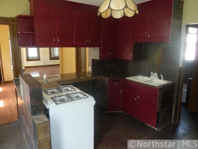 1913 University Ave NE, Minneapolis, MN 55418