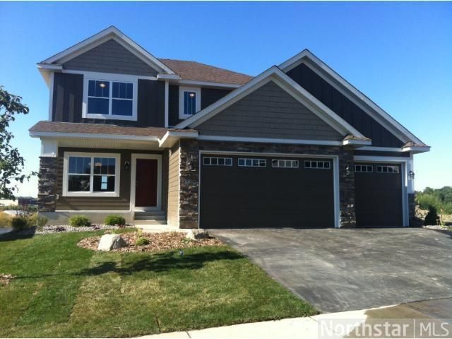 1512 Mills Dr, Chanhassen, MN 55317