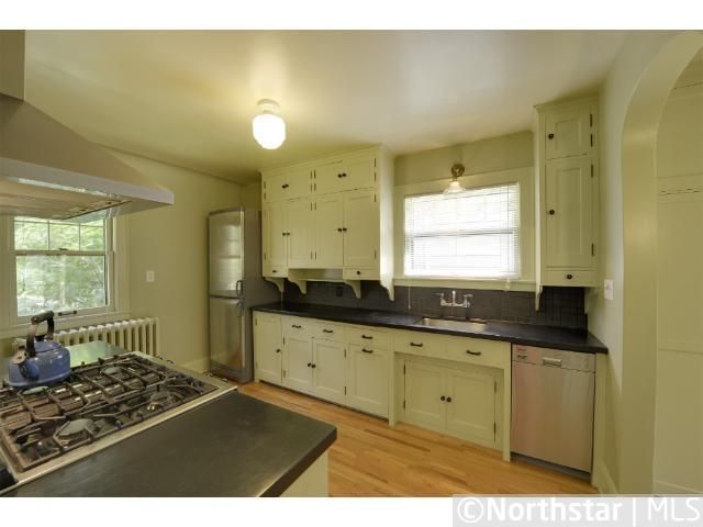 2216 Eleanor Ave, Saint Paul, MN 55116