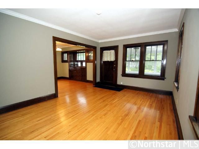 2047 Jefferson Ave, Saint Paul, MN 55105