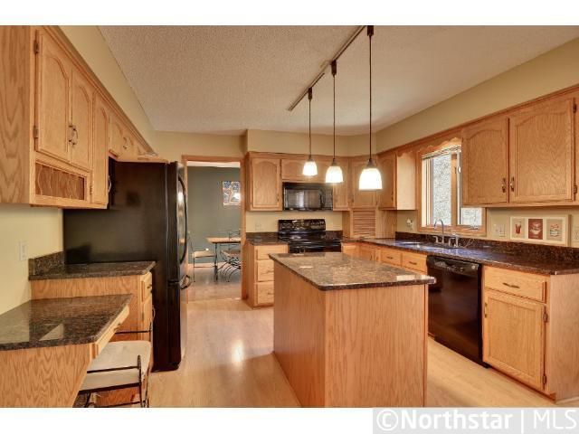 9692 Tree Farm Rd, Eden Prairie, MN 55347