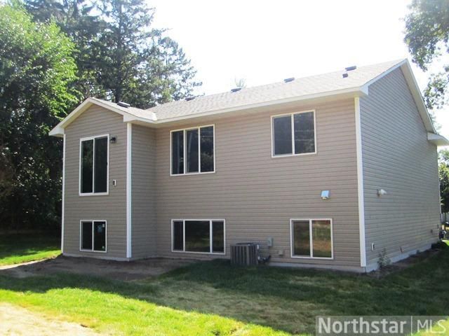 551 Hugo St NE, Fridley, MN 55432