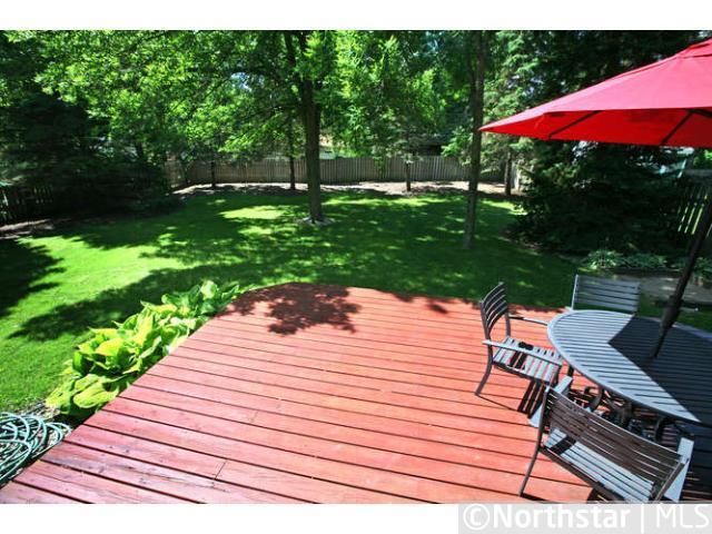 260 Lilac Ln, Shoreview, MN 55126