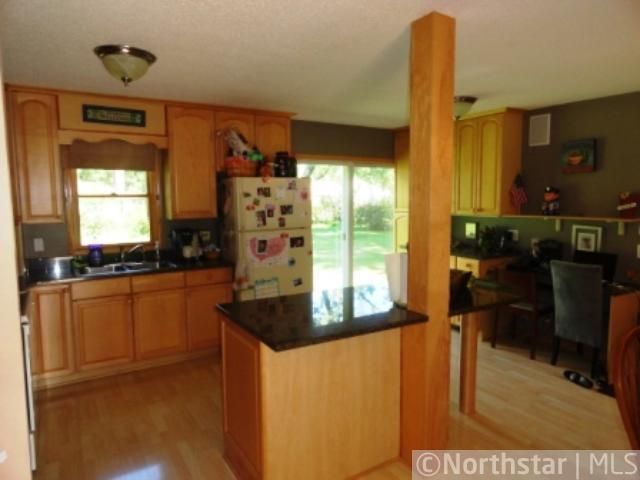 1350 Park Rd, Bloomington, MN 55425