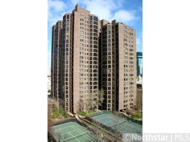 1235 Yale Pl #1006, Minneapolis, MN 55403