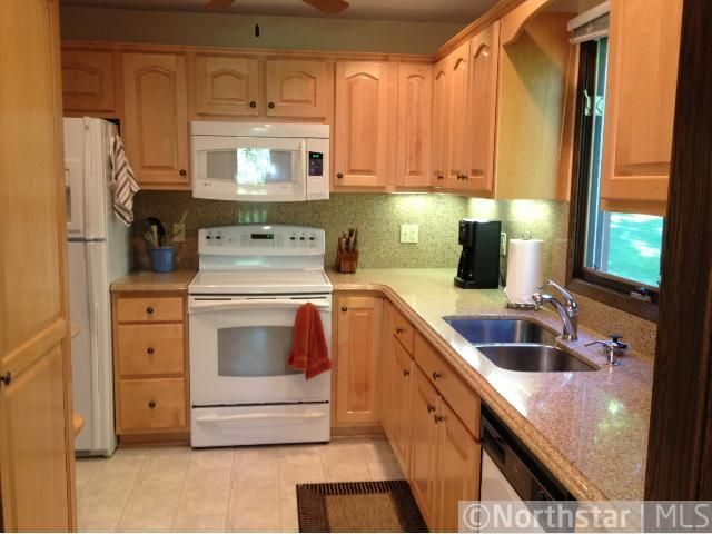 6927 Edenvale Blvd, Eden Prairie, MN 55346