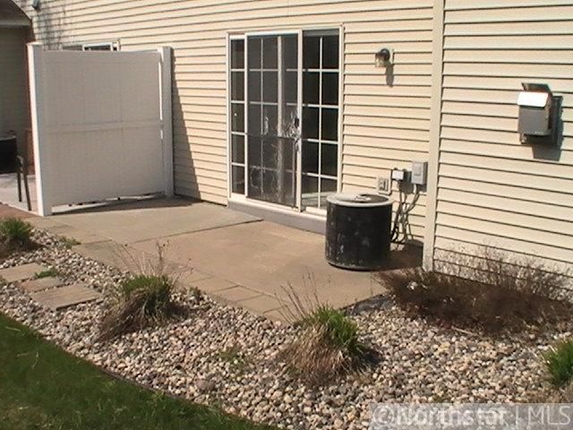 1849 Riverwood Dr, Burnsville, MN 55337