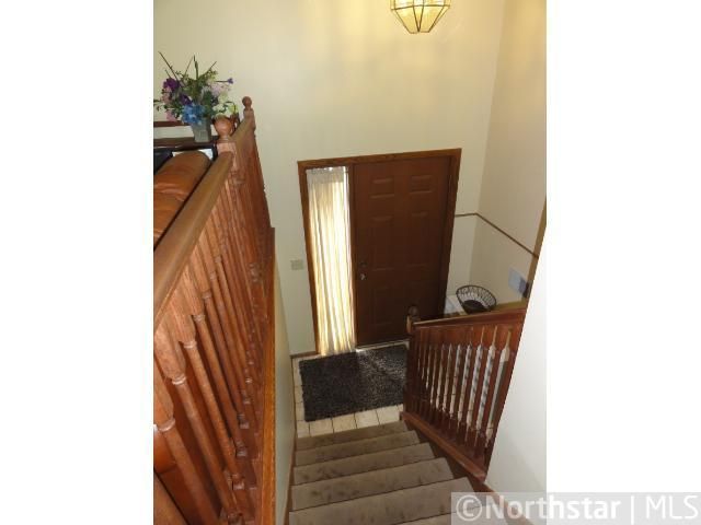 2536 Rose Ave E, Maplewood, MN 55119