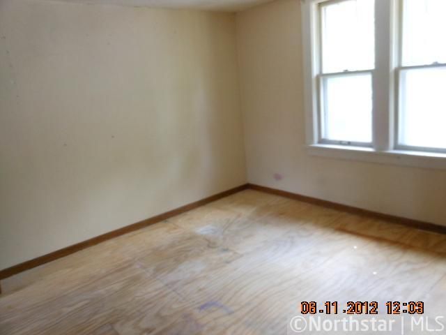 1110 Rose Ave E, Saint Paul, MN 55106