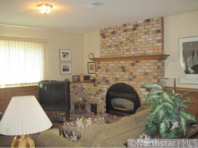 2076 128th Ave NW, Coon Rapids, MN 55448