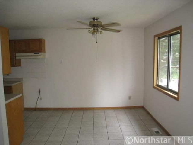 3224 Hill Ridge Dr, Eagan, MN 55121