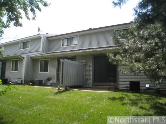 3224 Hill Ridge Dr, Eagan, MN 55121