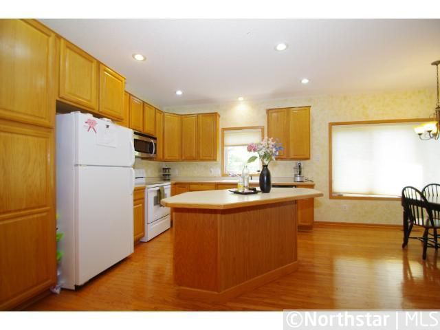 3756 Burgundy Dr, Eagan, MN 55122