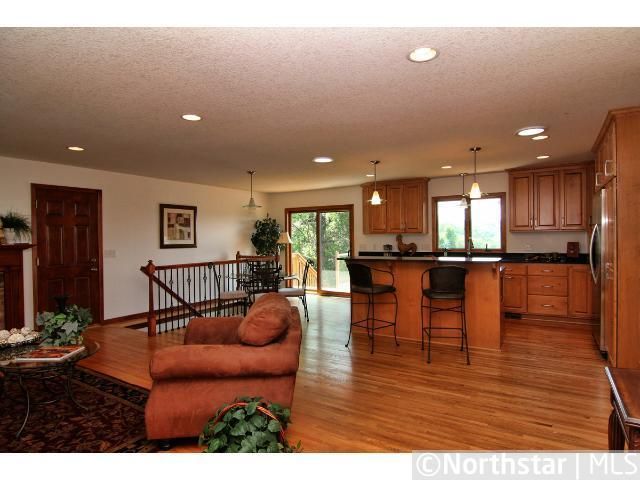 5208 W 92nd St, Bloomington, MN 55437