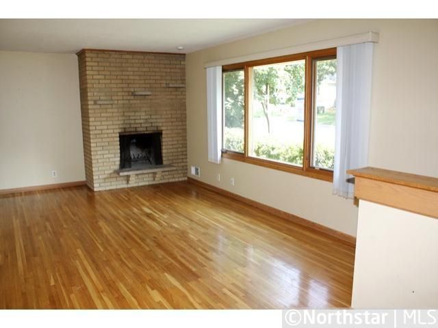 537 54th Ave NE, Fridley, MN 55421