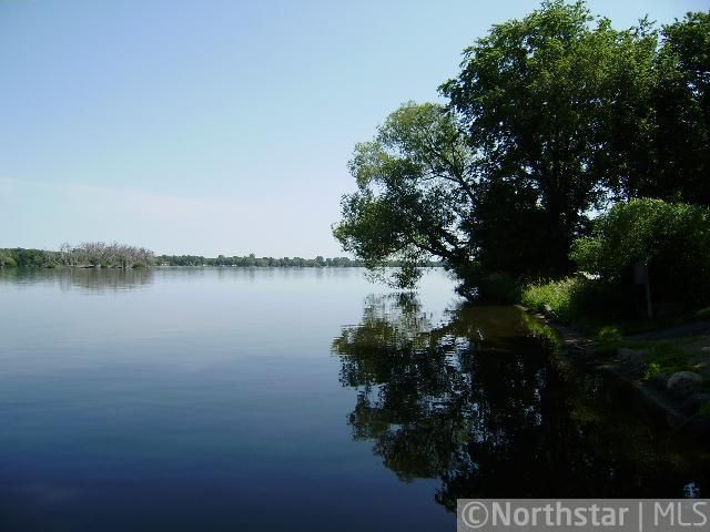 21046 Delano Ct, Faribault, MN 55021