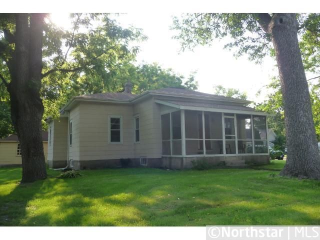 300 SE 7th St, Waseca, MN 56093