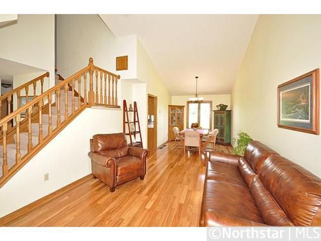 9075 Abbywood Rd, Chaska, MN 55318