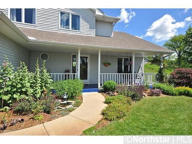 9075 Abbywood Rd, Chaska, MN 55318