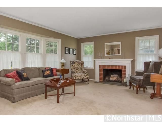 5004 W 60th St, Edina, MN 55436