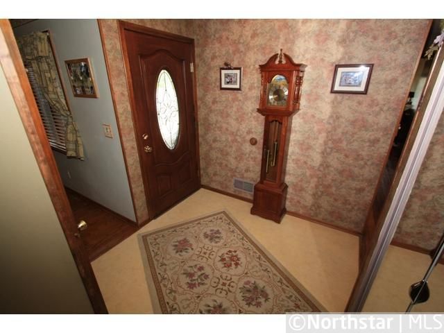 1778 Serpentine Dr, Eagan, MN 55122