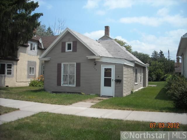 404 2nd St NE, Little Falls, MN 56345