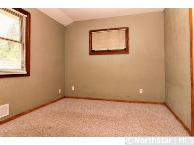 1587 Park St, Saint Paul, MN 55117