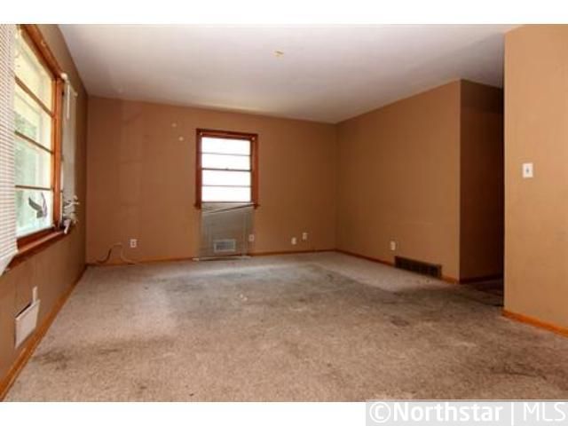 1587 Park St, Saint Paul, MN 55117