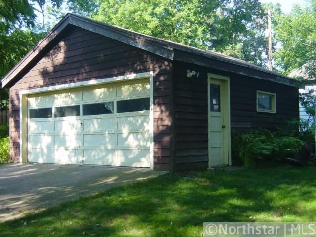 75 Birch St, Mahtomedi, MN 55115