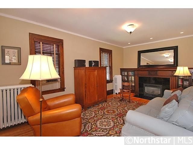 2077 Berkeley Ave, Saint Paul, MN 55105