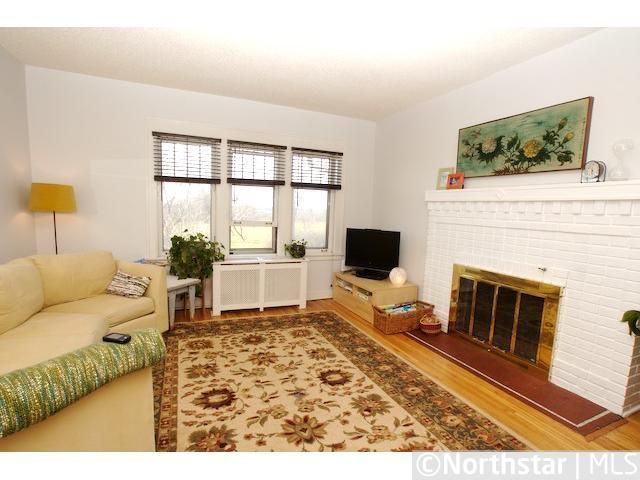 807 Saint Clair Ave #4, Saint Paul, MN 55105