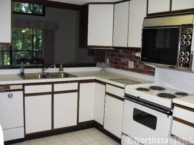 8549 Irwin Rd #329, Bloomington, MN 55437