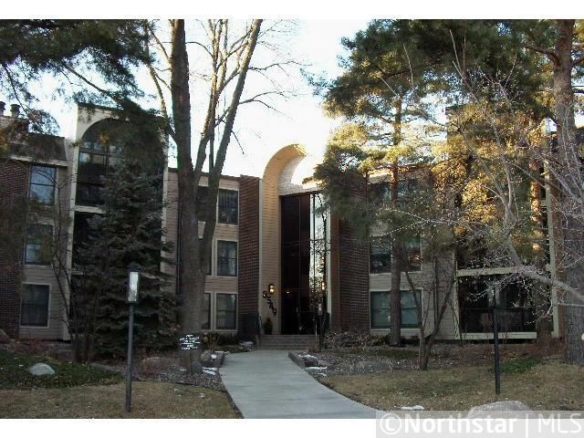 8549 Irwin Rd #329, Bloomington, MN 55437