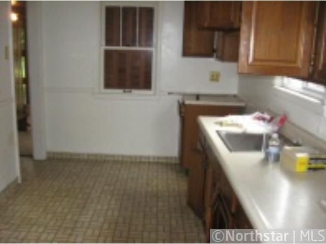 923 3rd St E, Saint Paul, MN 55106