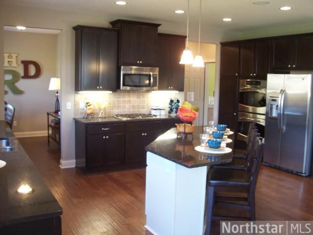 10626 Watersedge Ln, Woodbury, MN 55129