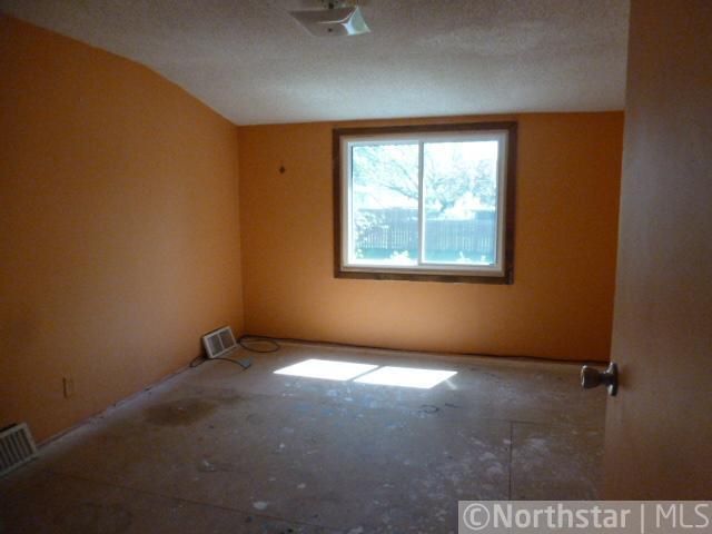 1466 Arlington Ave E, Saint Paul, MN 55106