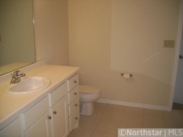 301 W 7th St #2202, Northfield, MN 55057