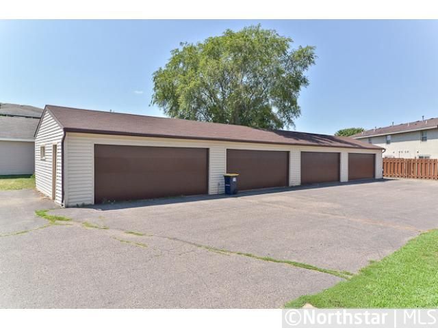 2082 12th Ave W, Shakopee, MN 55379