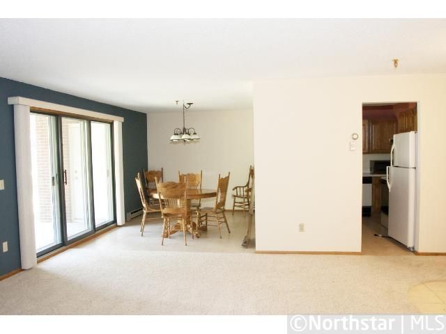 715 Larpenteur Ave E #B, Maplewood, MN 55117