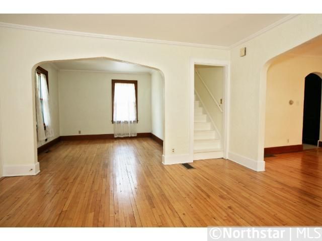 1266 Taylor Ave W, Saint Paul, MN 55104