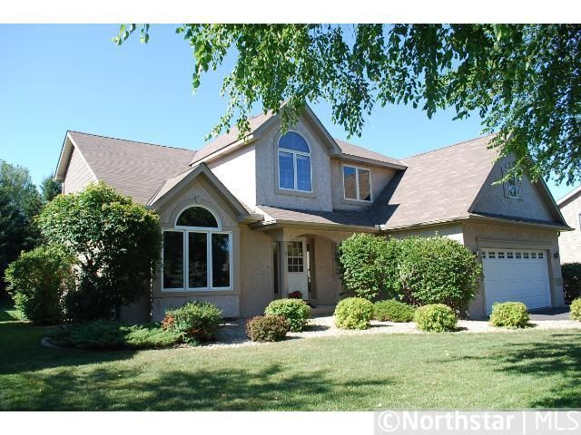 2286 Snowshoe Ln E, Maplewood, MN 55119