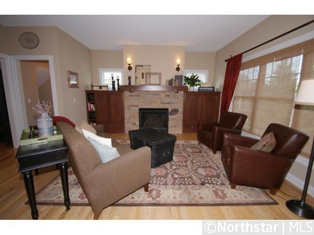 15876 Dry Meadow Ln, Apple Valley, MN 55124