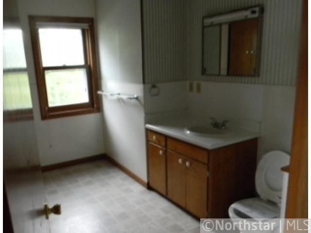 209 1st St, Sandstone, MN 55072