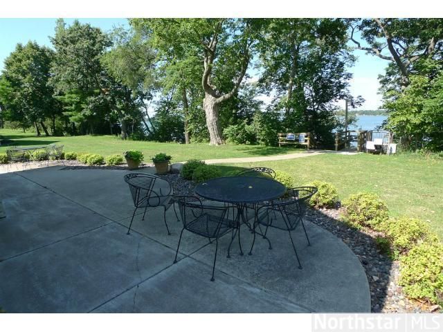 27800 Ridge Point Dr, Chisago City, MN 55013