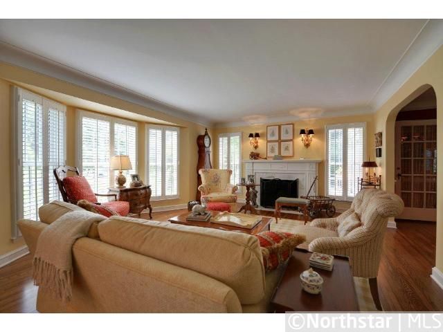 44 Meadowbrook Rd, Hopkins, MN 55343