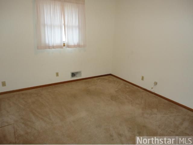 2164 Beech St E, Saint Paul, MN 55119