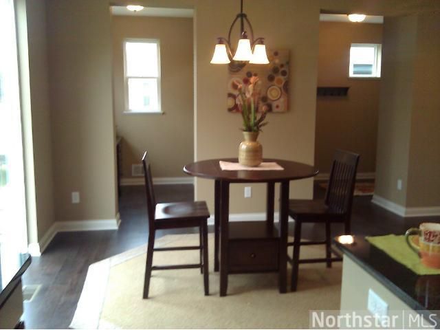1043 Rosemary Cir, Chaska, MN 55318